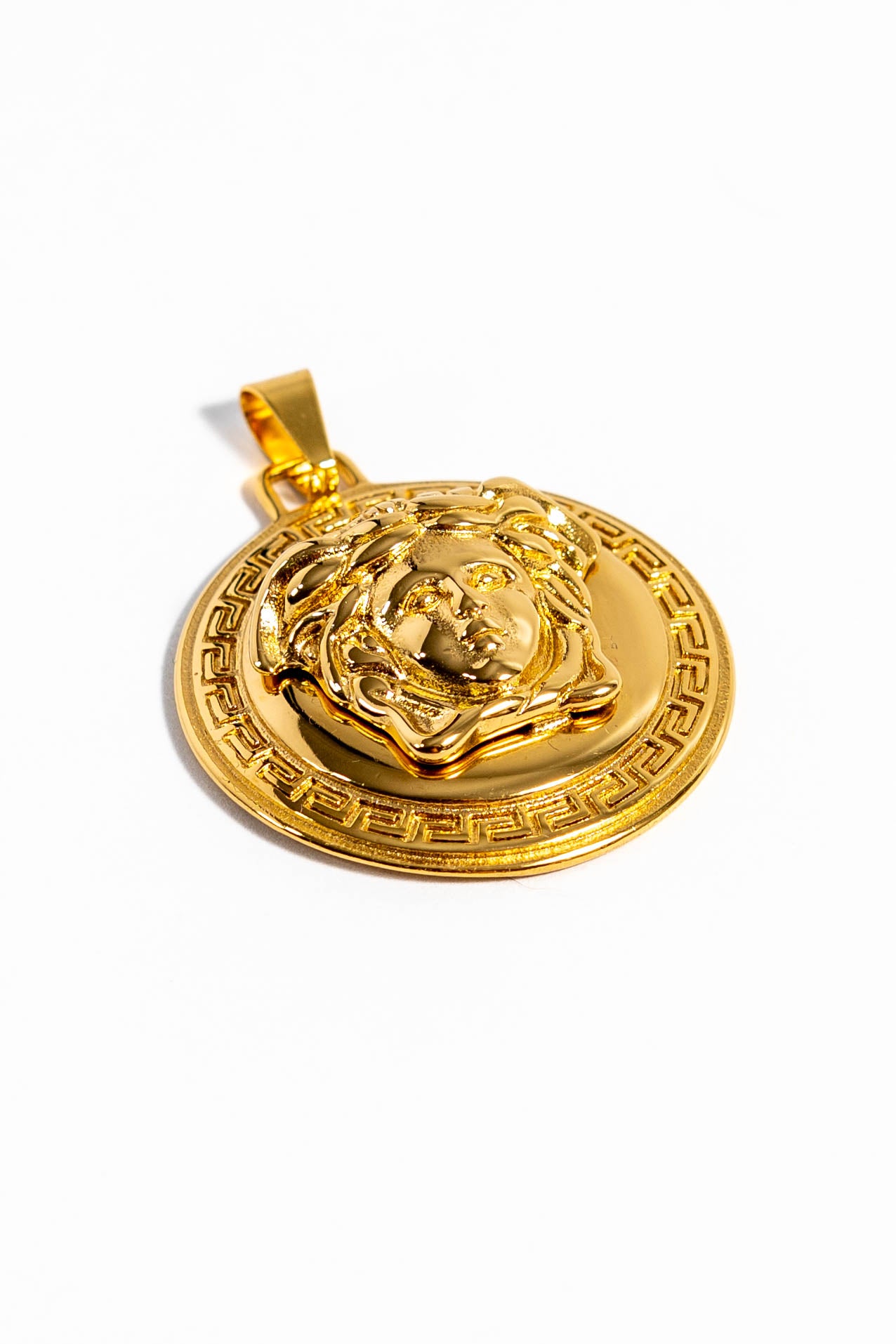 Dije Versace