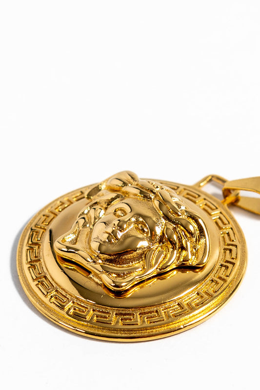 Dije Versace