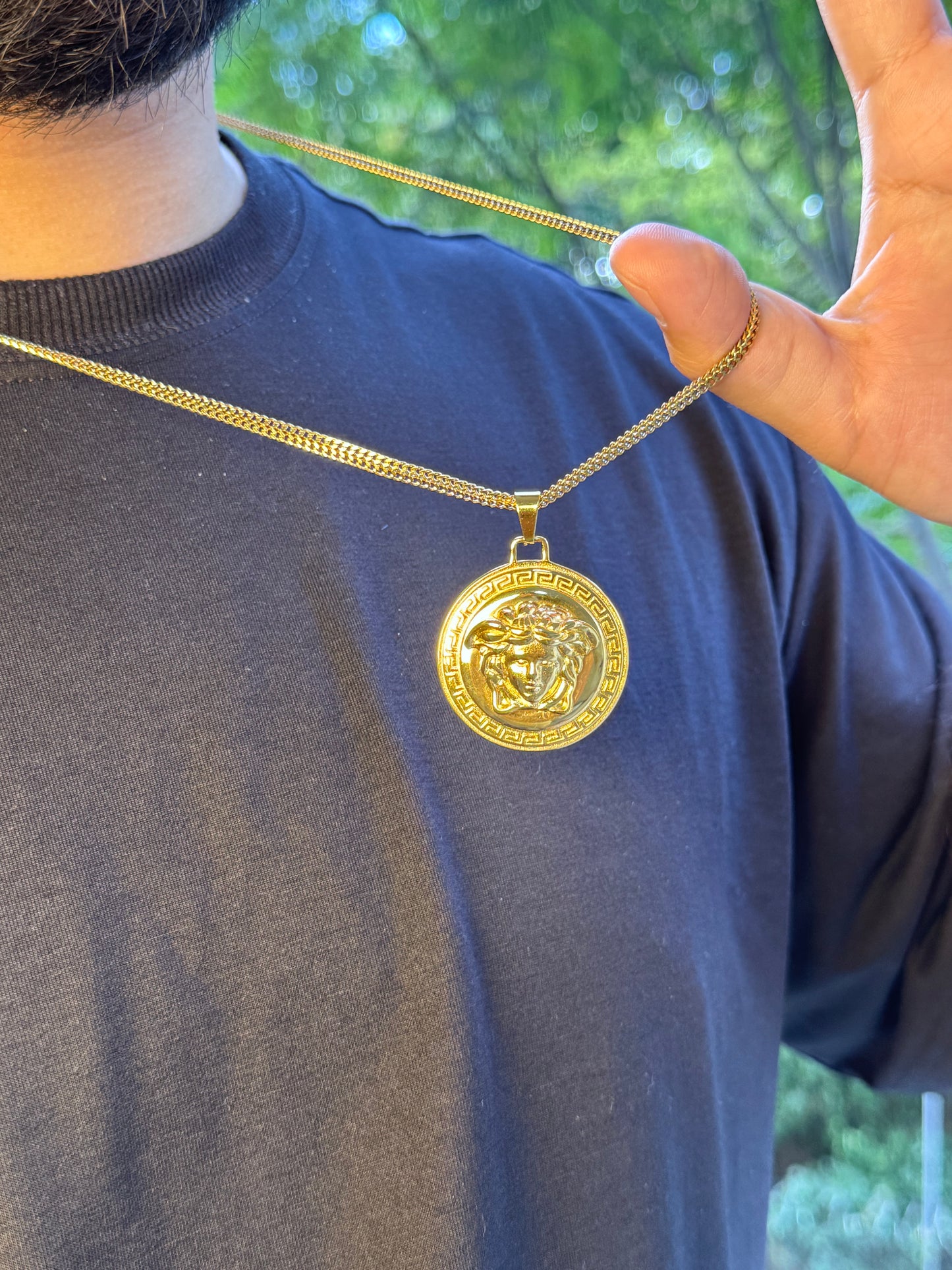 Dije Versace